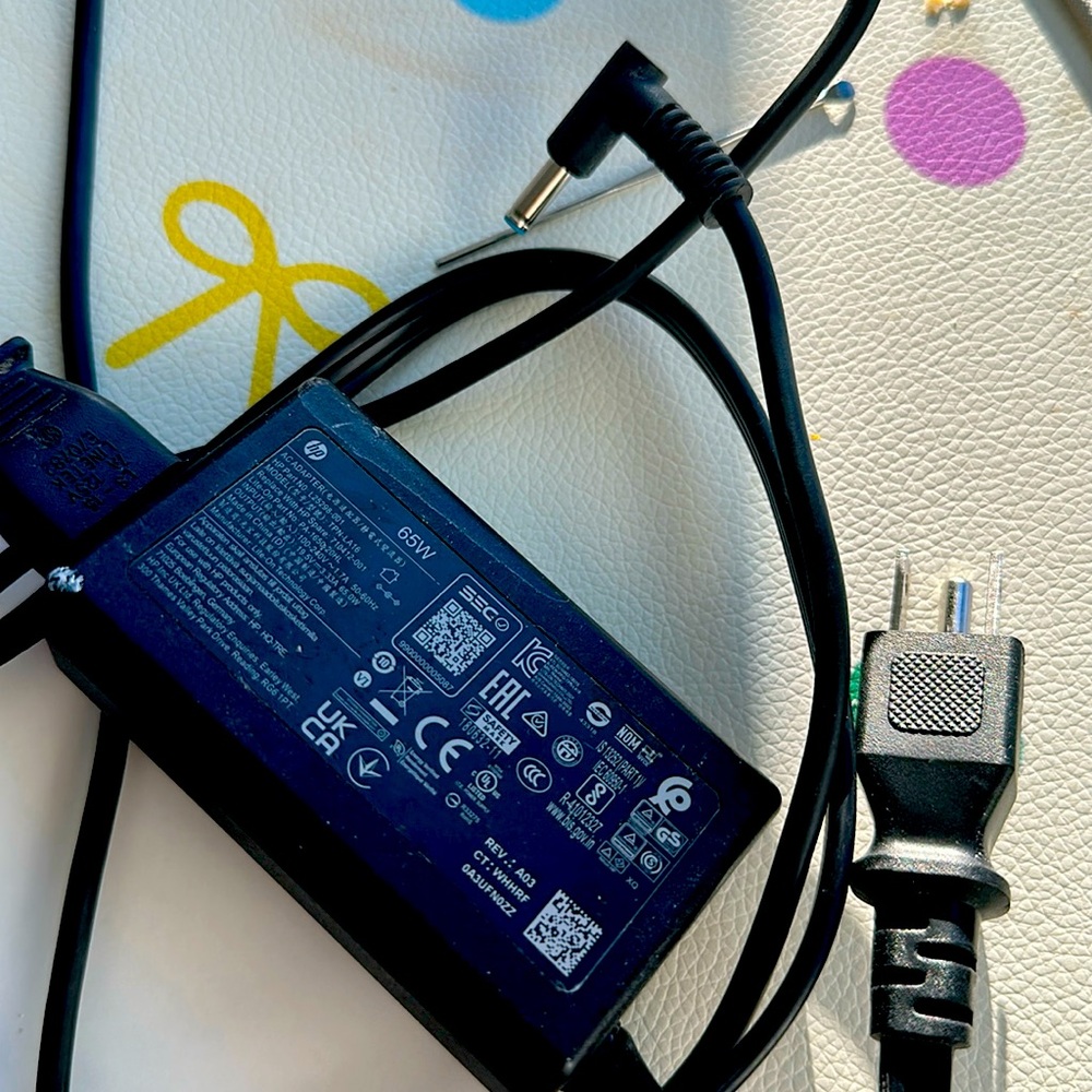 HP/windows system laptop charger AC adapter